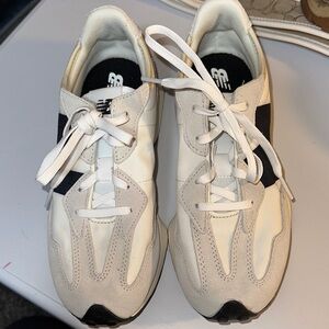 New Balance 327 Sneakers